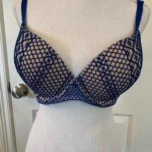 Victoria’s Secret Very Sexy Plunge bra 36DD Nude and blue